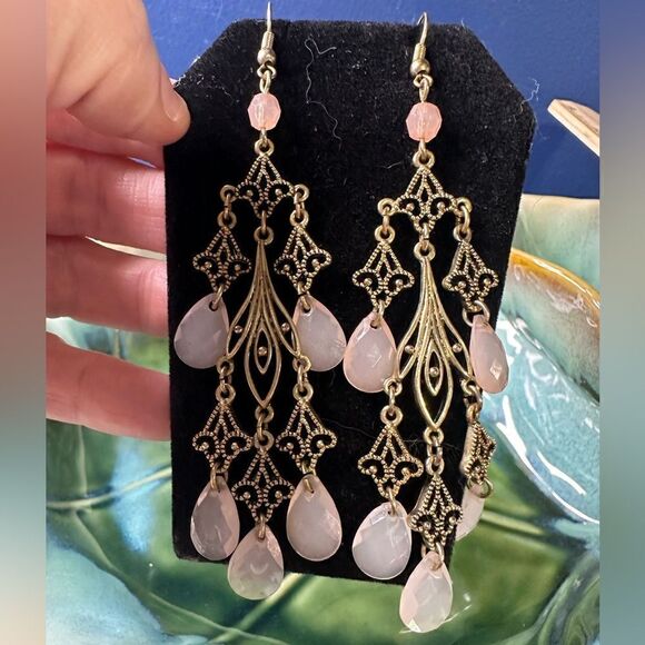 4” Vintage Chandelier Earrings Pink & Gold Tone - Picture 2 of 4